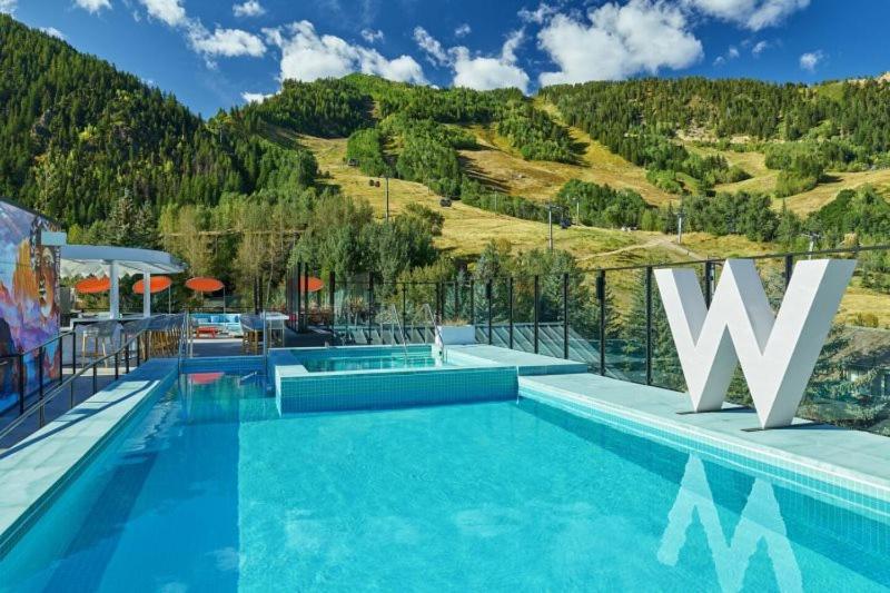 W Aspen Hotell Eksteriør bilde